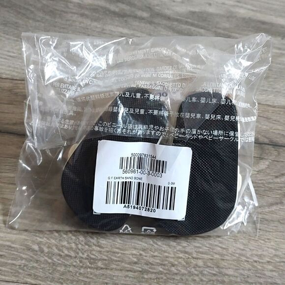 Old Navy New With Tag Size 0-3 Months Faux-Leather Double-Buckle Sandals - Picture 9 of 10